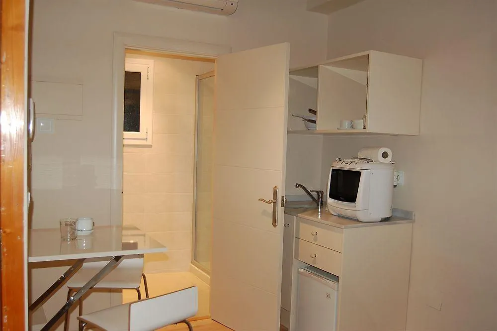 ברצלונה Ainb Gothic-Jaume I Apartments 0*,